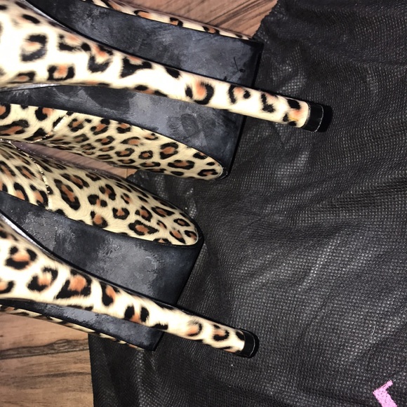 Bordello cheetah leopard animal print platform pumps size 6 - Picture 9 of 11